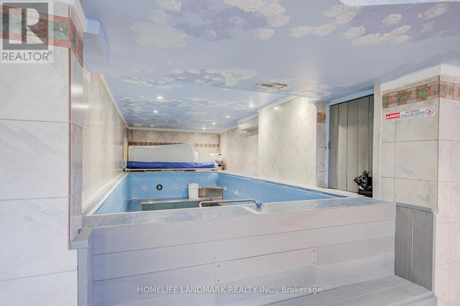 21 Kirkdale Crescent, Toronto, Ontario  M3B 2J7 - Photo 38 - C12985148