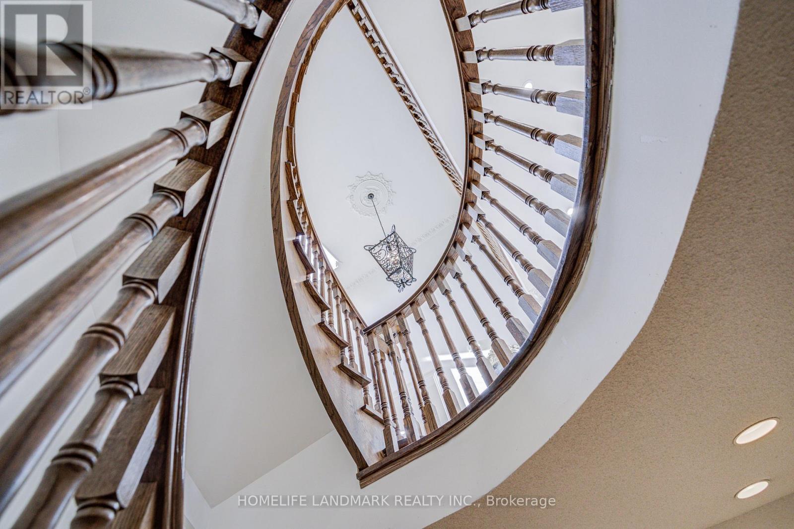 21 Kirkdale Crescent, Toronto, Ontario  M3B 2J7 - Photo 39 - C12985148