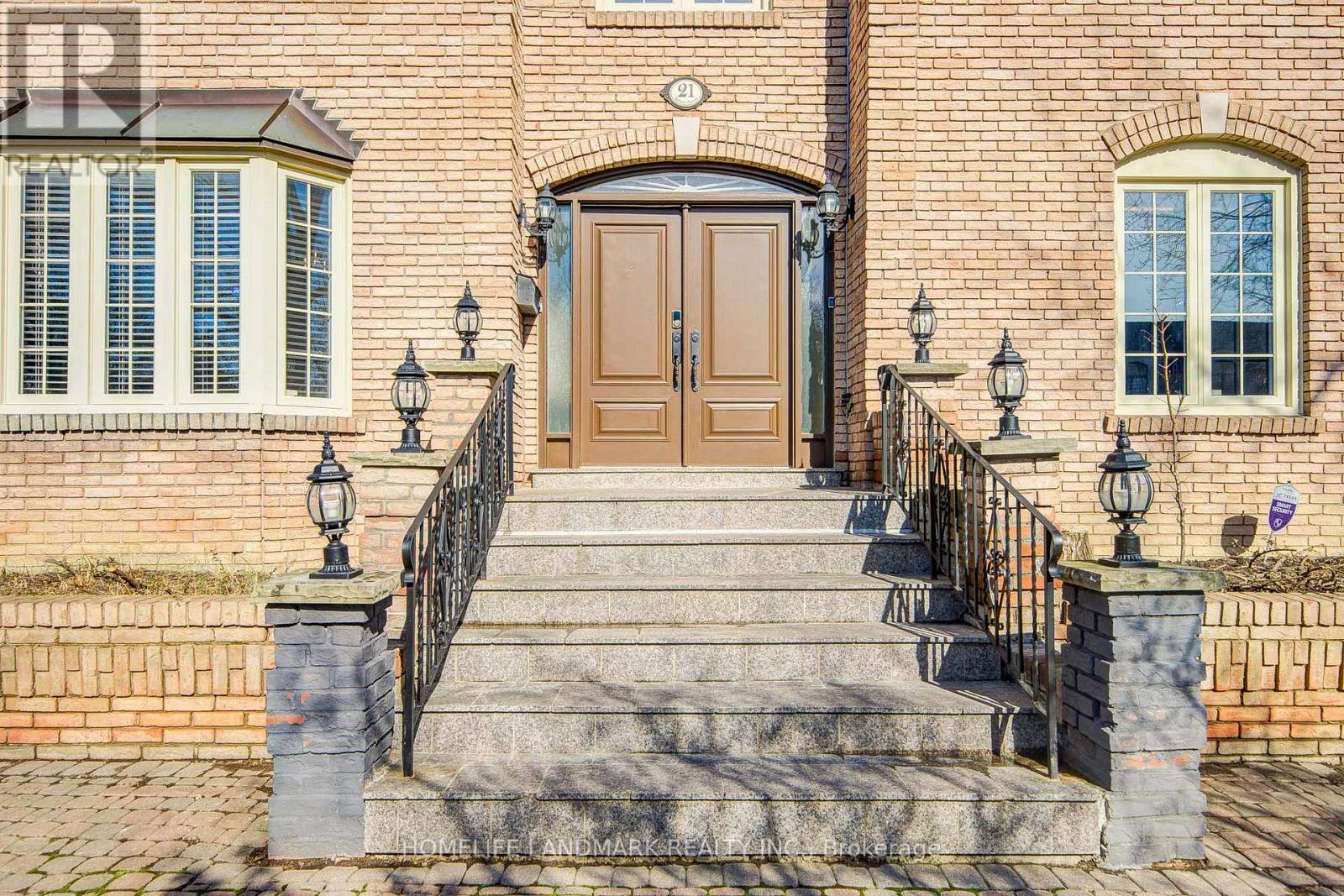 21 Kirkdale Crescent, Toronto, Ontario  M3B 2J7 - Photo 5 - C12985148