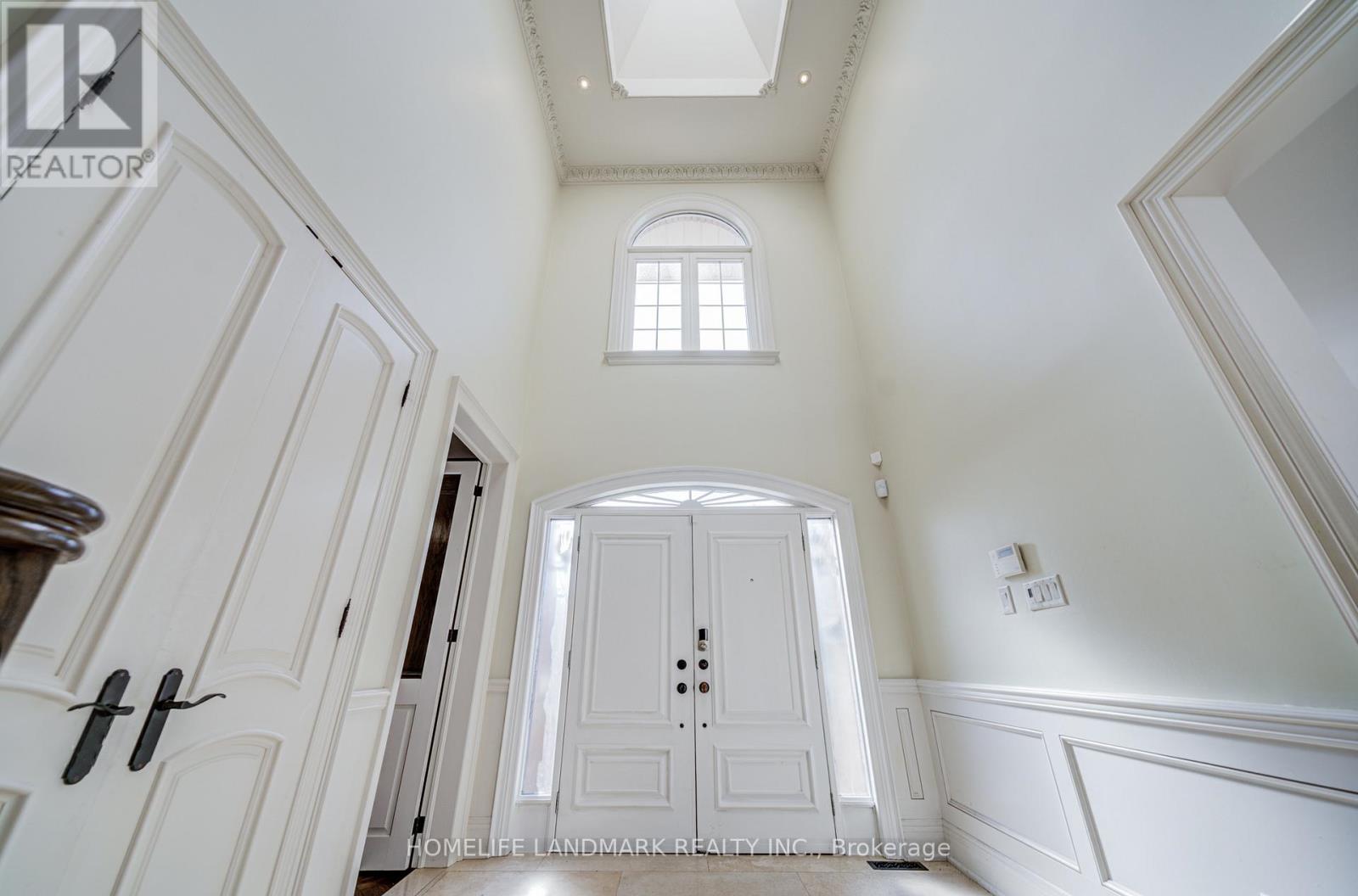 21 Kirkdale Crescent, Toronto, Ontario  M3B 2J7 - Photo 6 - C12985148