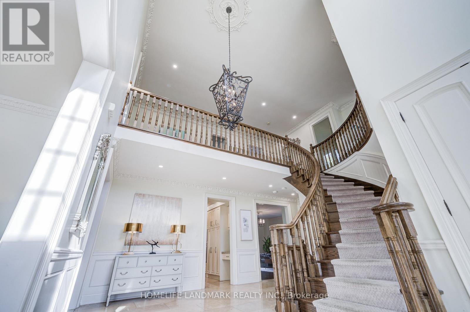 21 Kirkdale Crescent, Toronto, Ontario  M3B 2J7 - Photo 8 - C12985148