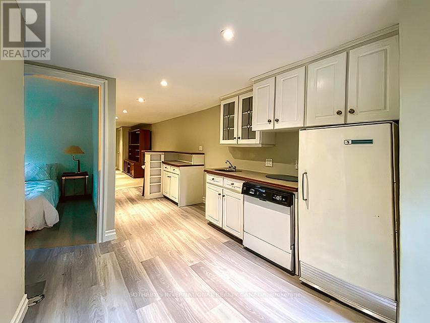 Main + Lower - 21 Melgund Road, Toronto (Casa Loma), Ontario  M5R 1Z9 - Photo 15 - C12985180