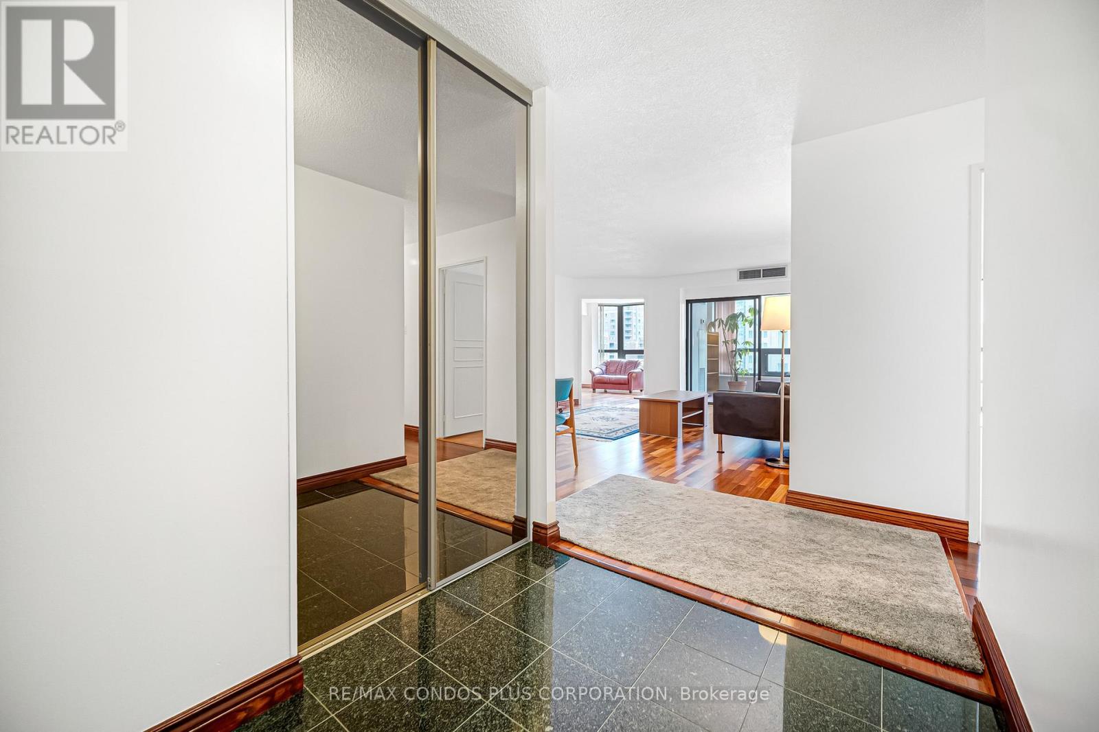 803 - 62 Wellesley Street W, Toronto, Ontario  M5S 2X3 - Photo 4 - C12985224