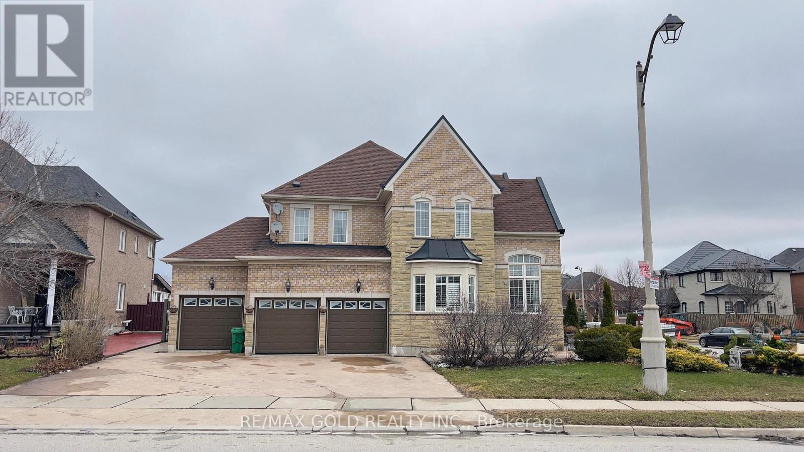 2 CALDERSTONE ROAD, Brampton, Ontario