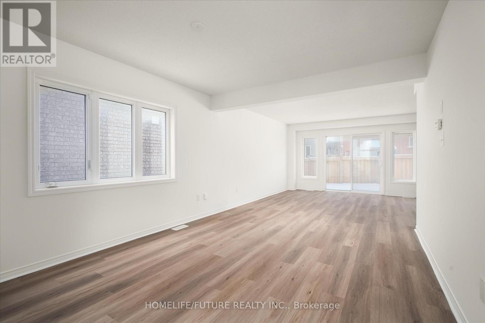 39 Barnfield Crescent, Ajax, Ontario  L1Z 0T3 - Photo 4 - E12984958