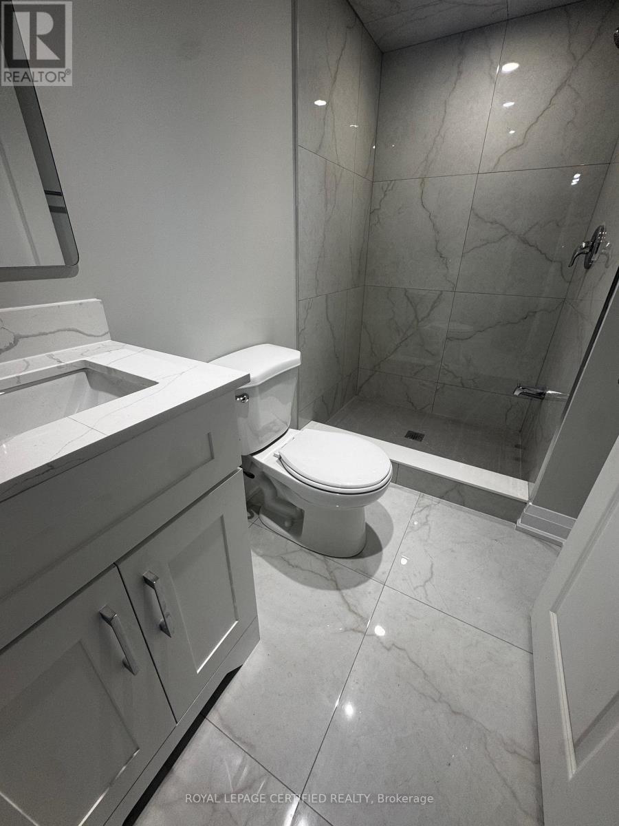 Studio - 16 Almond Avenue, Whitby, Ontario  L1P 1K5 - Photo 6 - E12985028