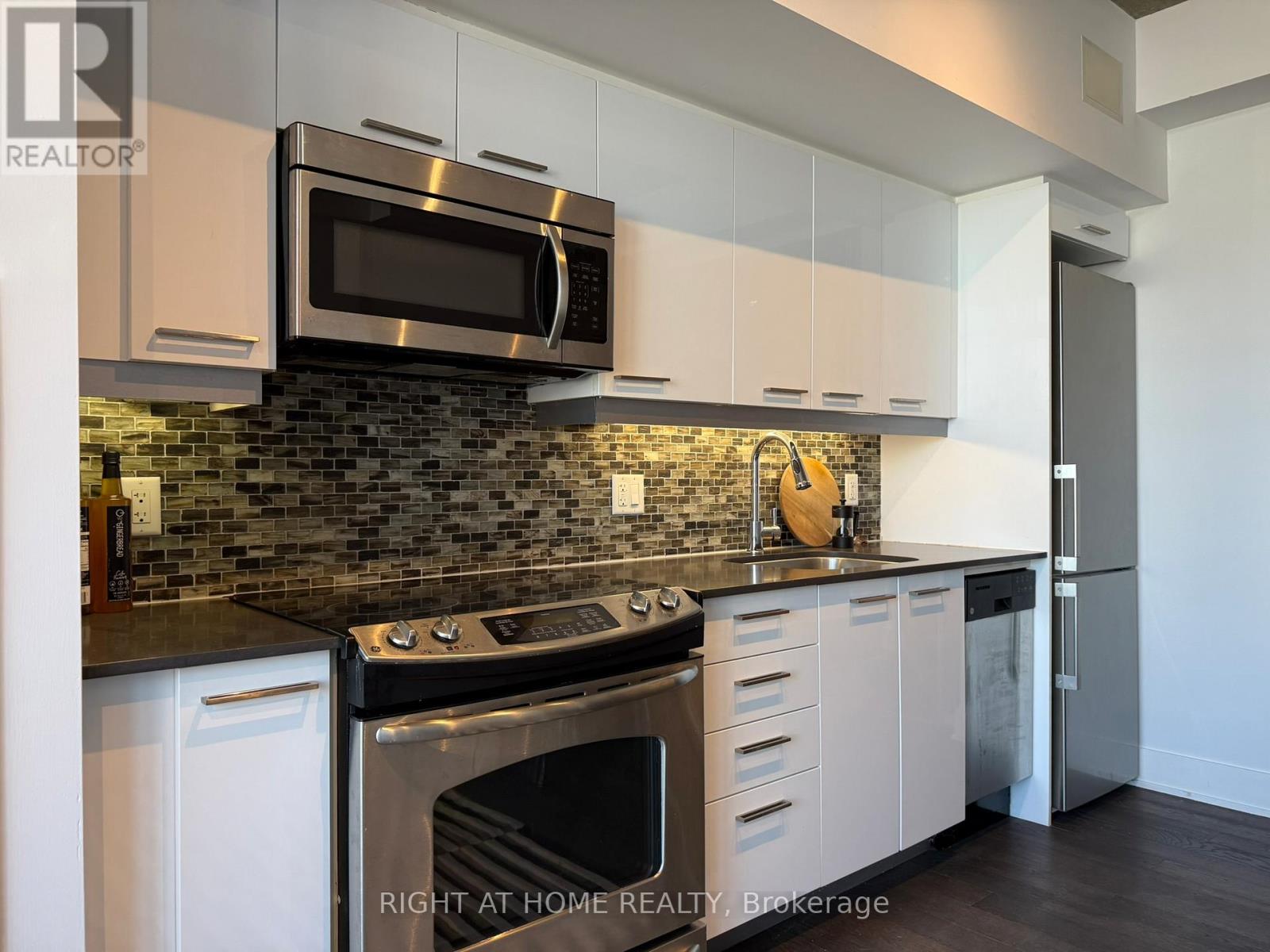 407 - 630 Queen Street E, Toronto, Ontario  M4M 1G3 - Photo 18 - E12985094