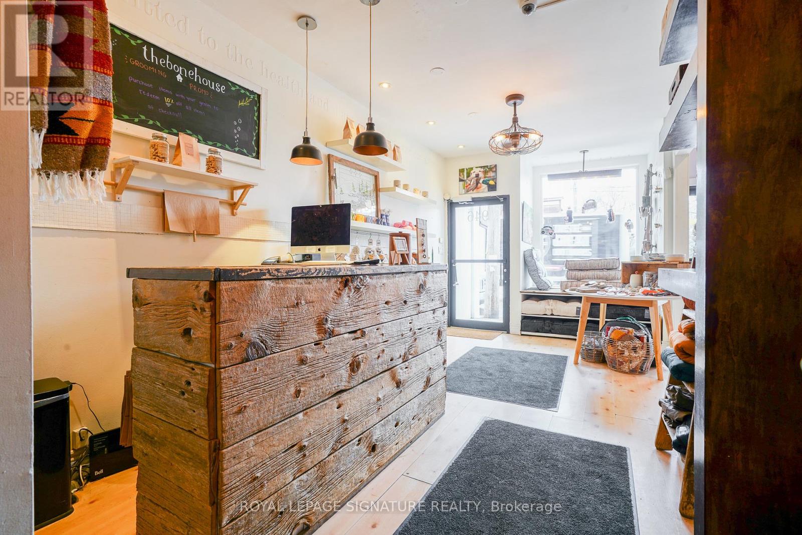 946 Queen Street E, Toronto, Ontario  M4M 1J7 - Photo 3 - E12985120