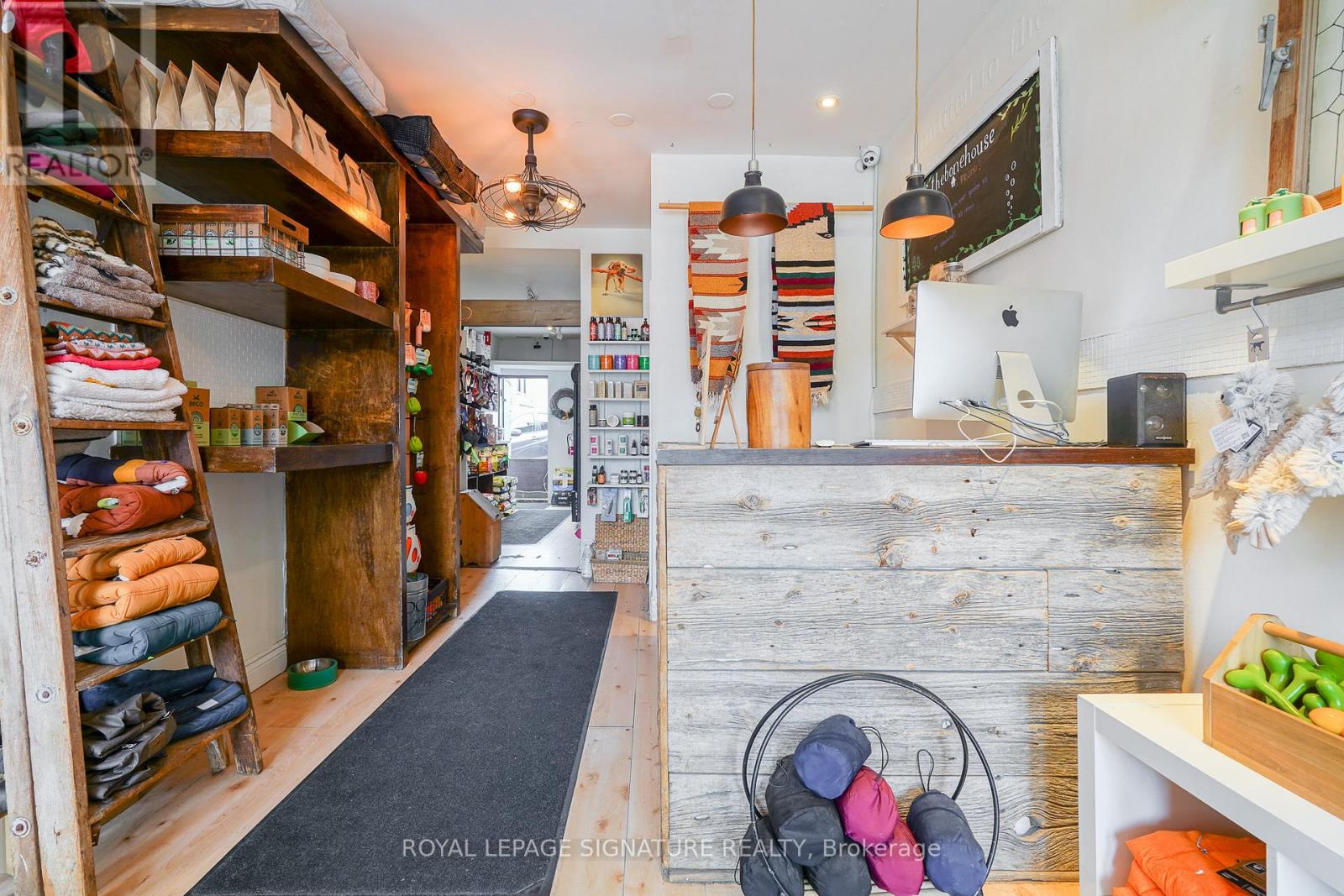 946 Queen Street E, Toronto, Ontario  M4M 1J7 - Photo 6 - E12985120