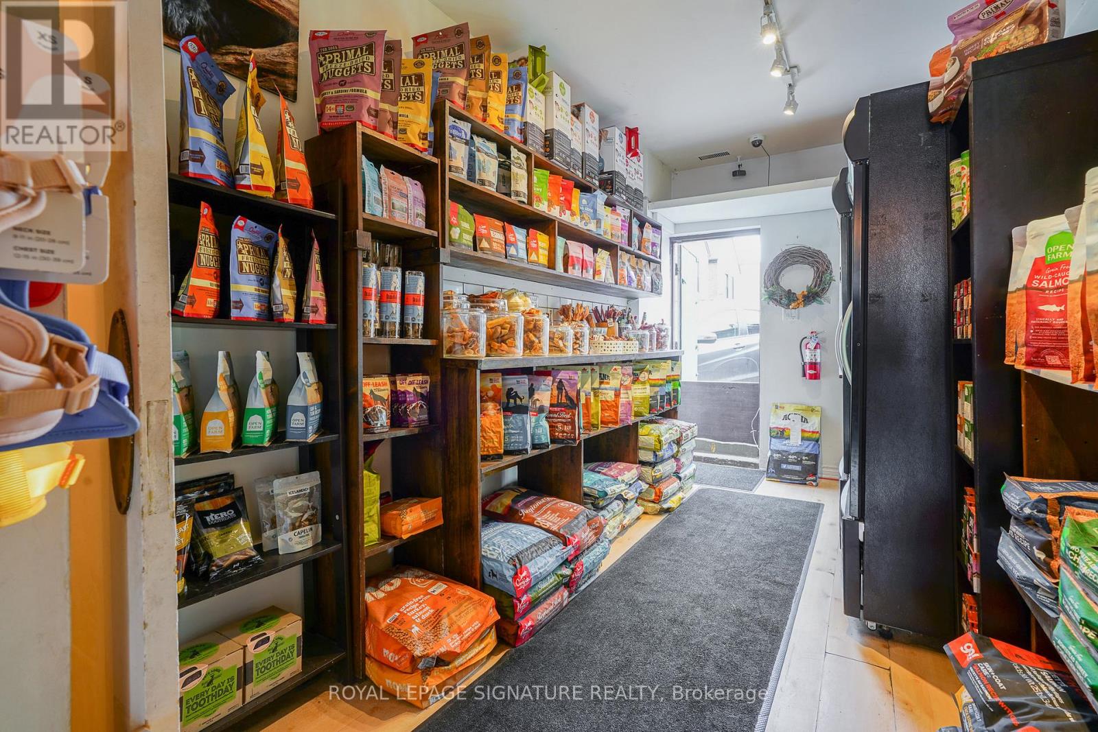 946 Queen Street E, Toronto, Ontario  M4M 1J7 - Photo 7 - E12985120