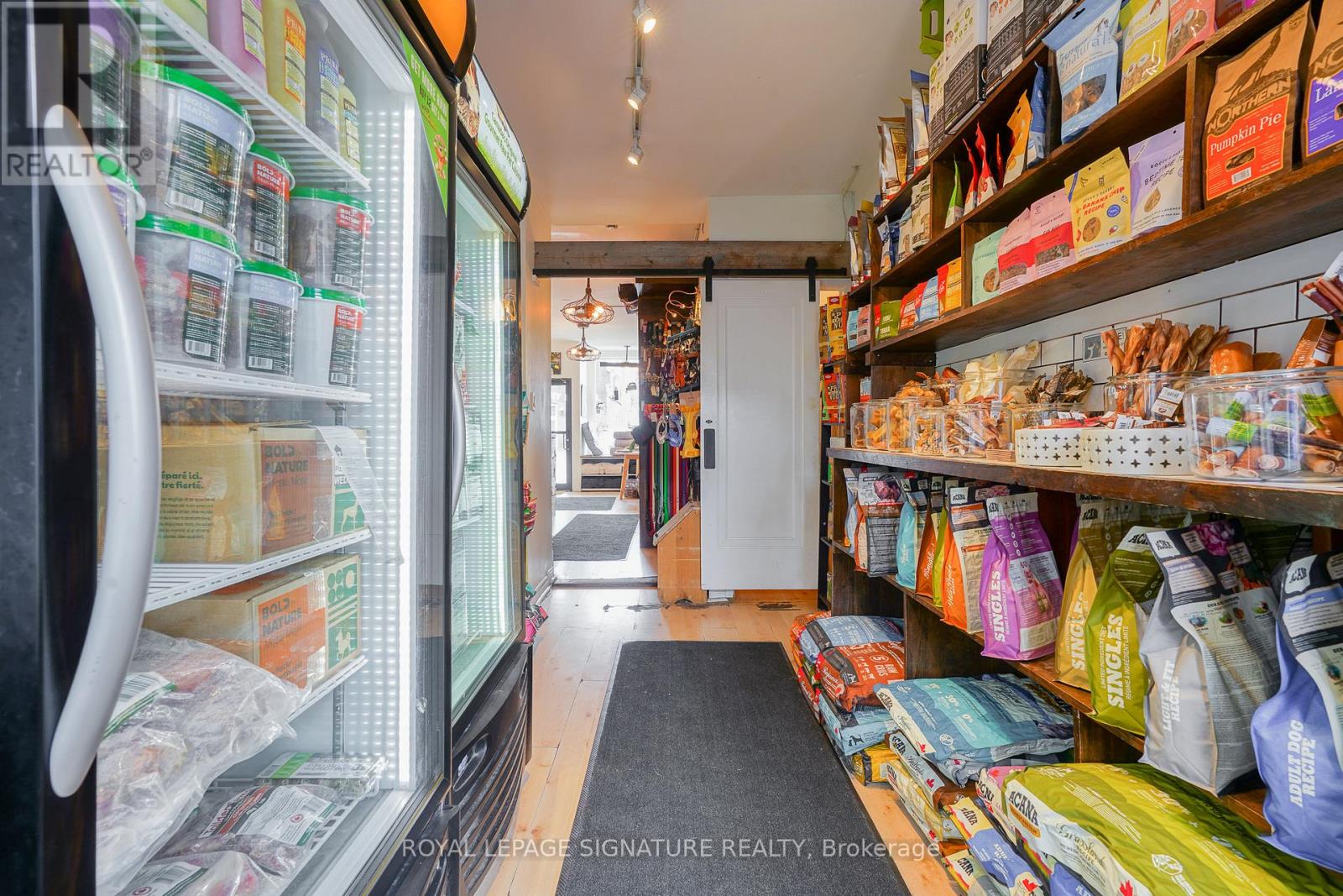 946 Queen Street E, Toronto, Ontario  M4M 1J7 - Photo 9 - E12985120