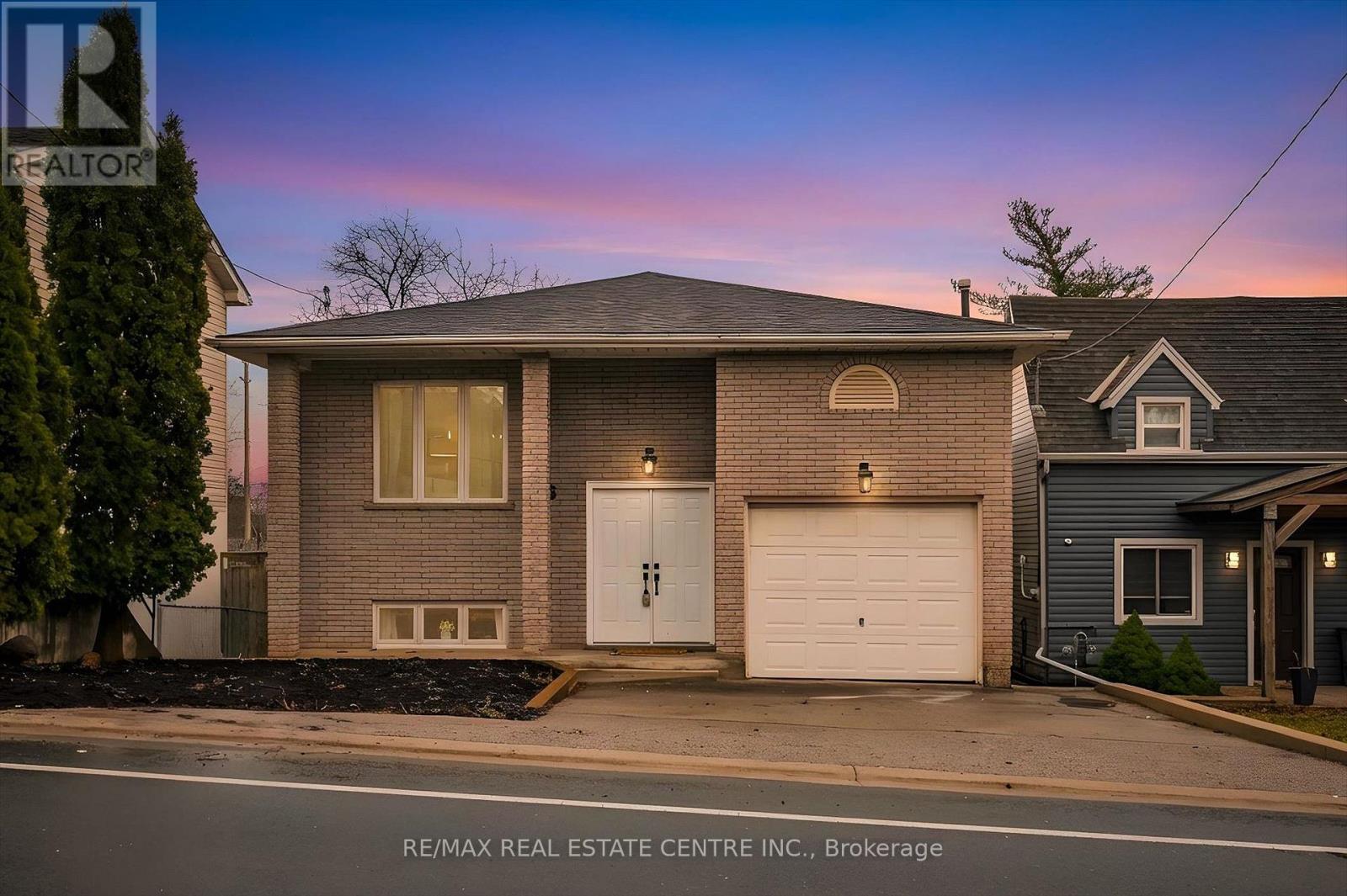 18 Avenue Road, Cambridge, Ontario N1R 1B7 - Photo 2 - X12970872