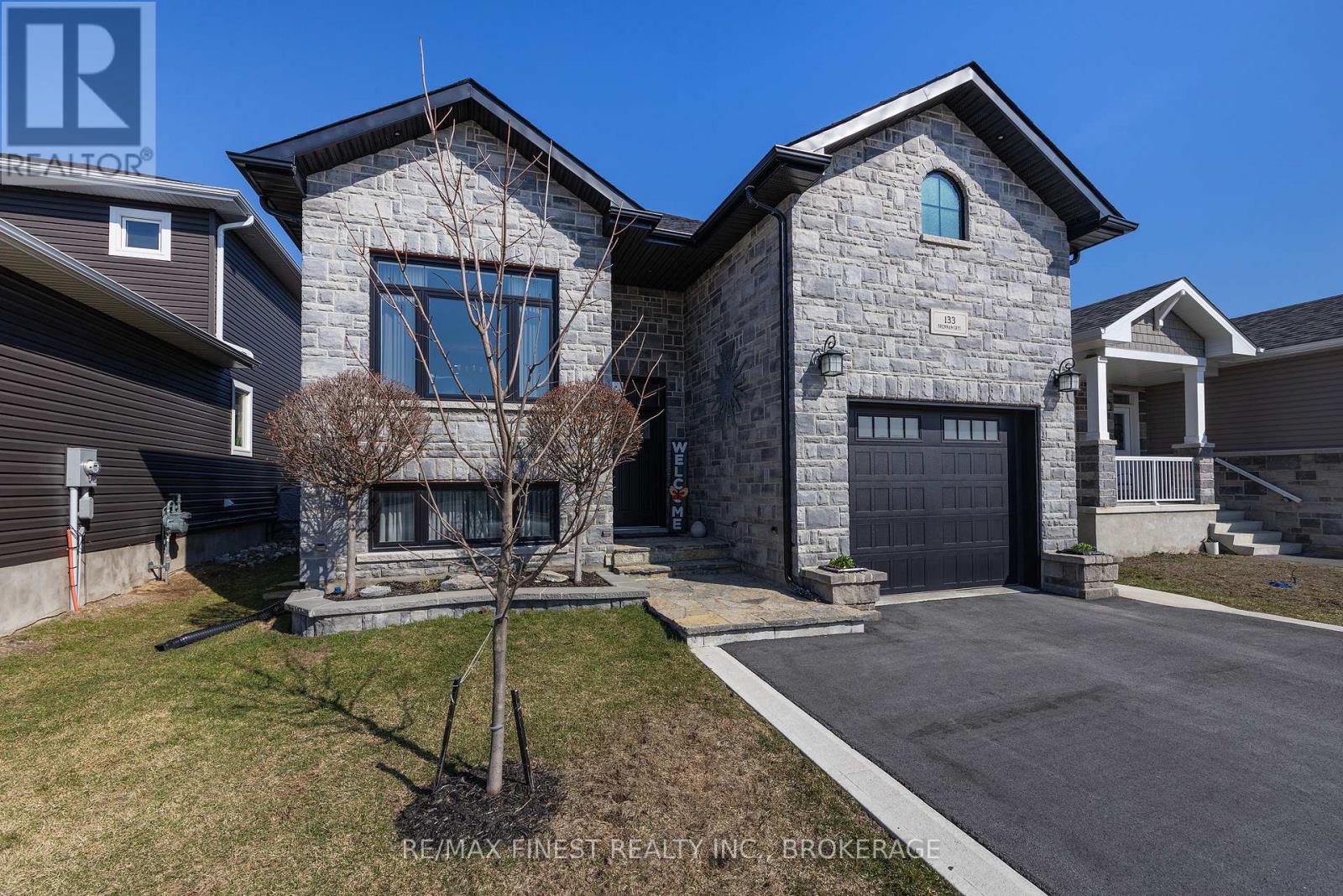 133 Brennan Crescent, Loyalist, Ontario  K0H 2H0 - Photo 3 - X12985160