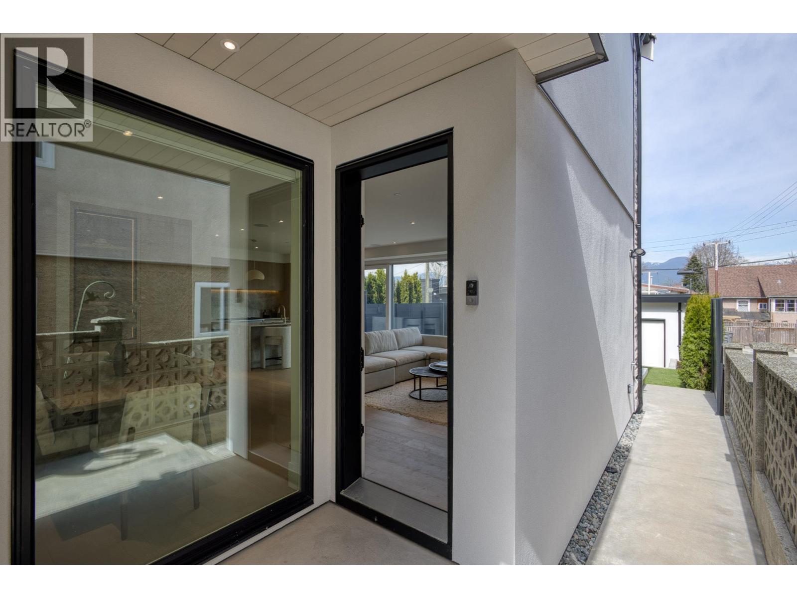 2 2425 Kitchener Street, Vancouver, British Columbia  V5K 3C4 - Photo 6 - R3108619