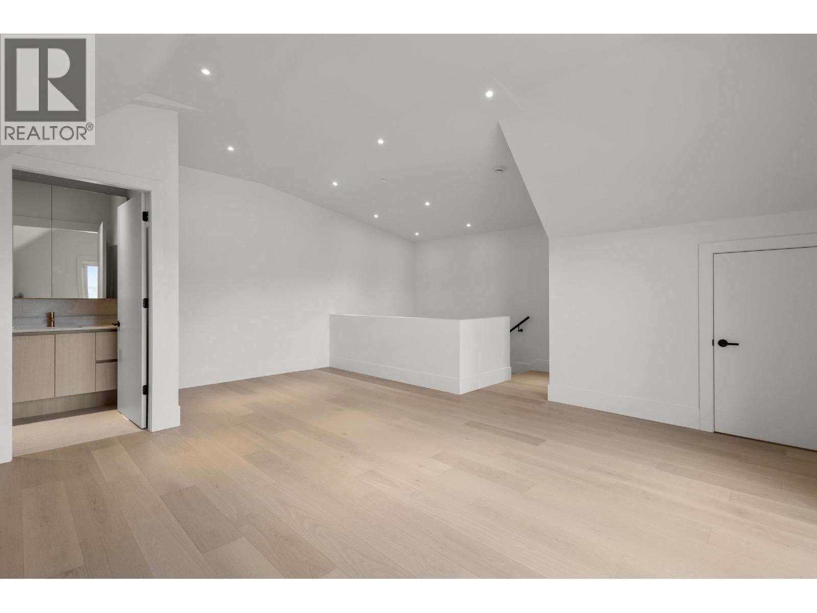 2 2425 Kitchener Street, Vancouver, British Columbia  V5K 3C4 - Photo 25 - R3108619