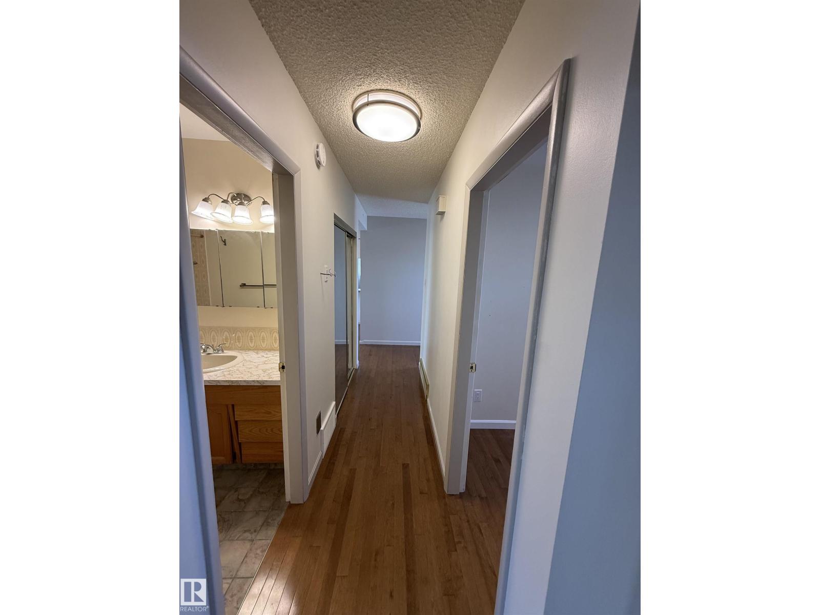 #main Floor 16605 93 Av Nw, Edmonton, Alberta  T5R 5H9 - Photo 19 - E4481533