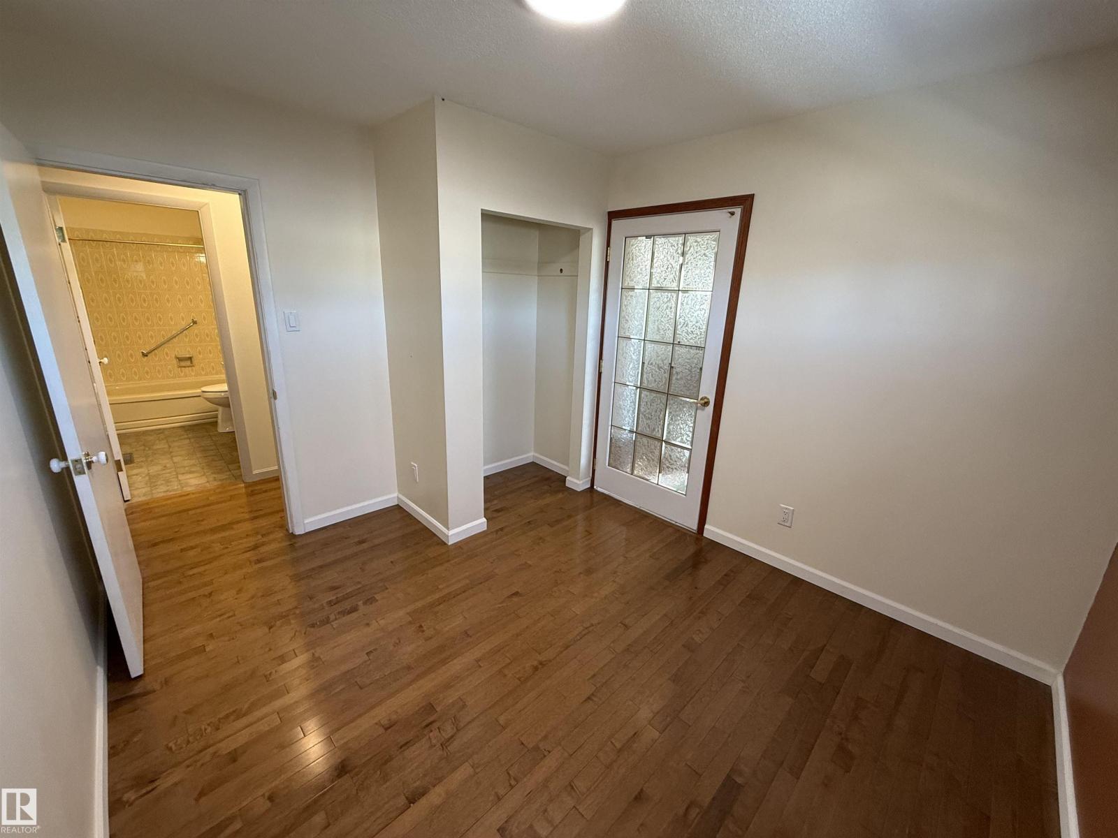 #main Floor 16605 93 Av Nw, Edmonton, Alberta  T5R 5H9 - Photo 13 - E4481533