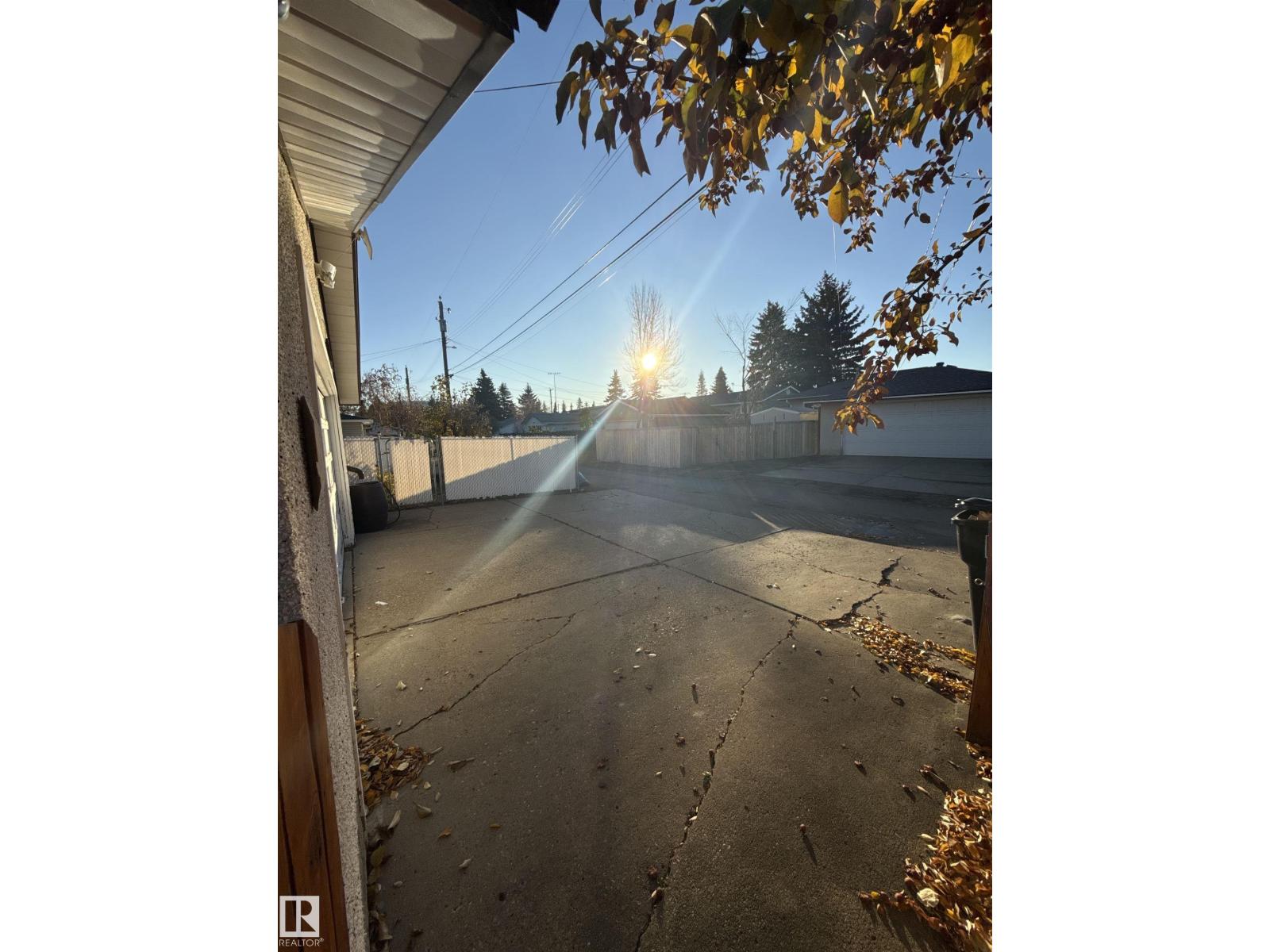 #main Floor 16605 93 Av Nw, Edmonton, Alberta  T5R 5H9 - Photo 26 - E4481533