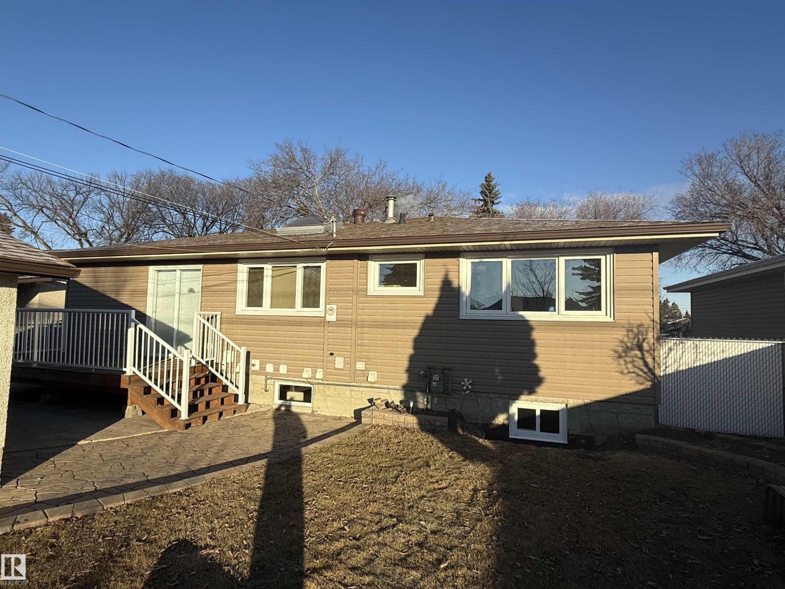 #main Floor 16605 93 Av Nw, Edmonton, Alberta  T5R 5H9 - Photo 25 - E4481533