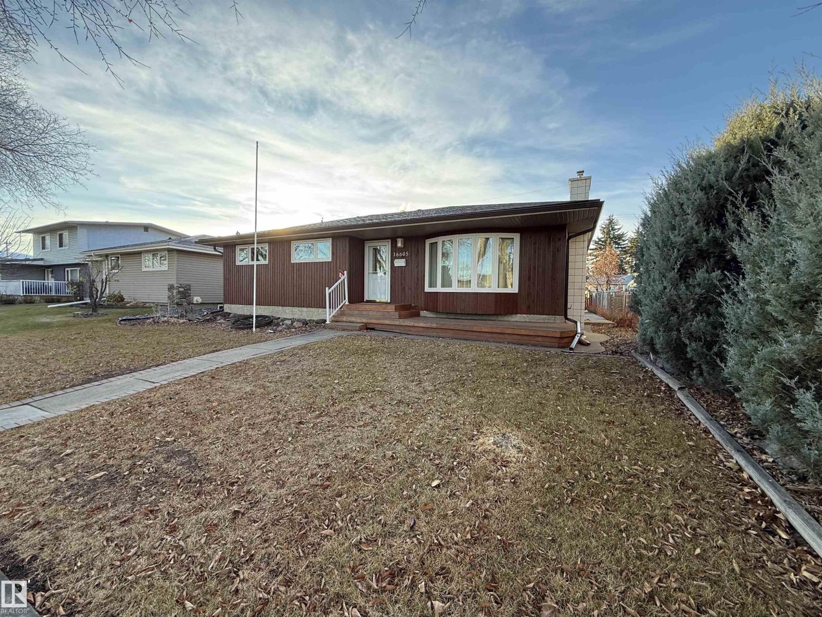 #main Floor 16605 93 Av Nw, Edmonton, Alberta  T5R 5H9 - Photo 28 - E4481533