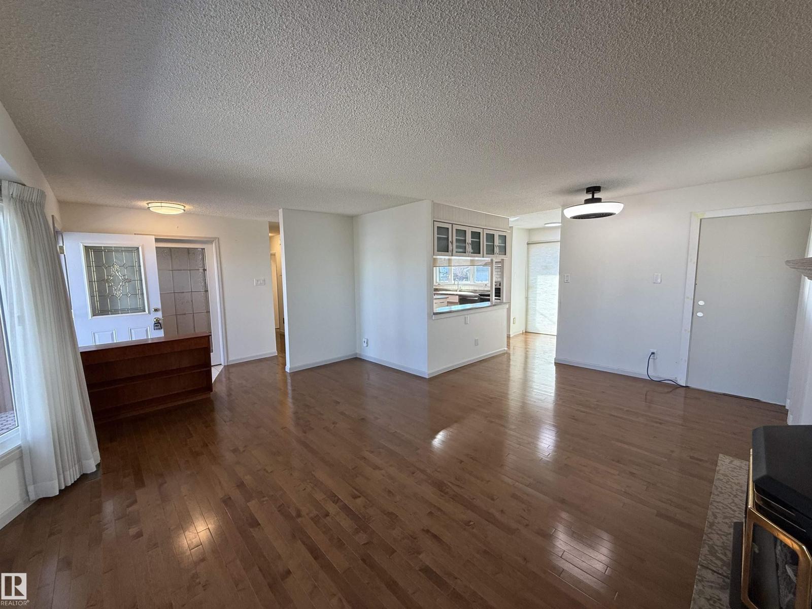 #main Floor 16605 93 Av Nw, Edmonton, Alberta  T5R 5H9 - Photo 24 - E4481533