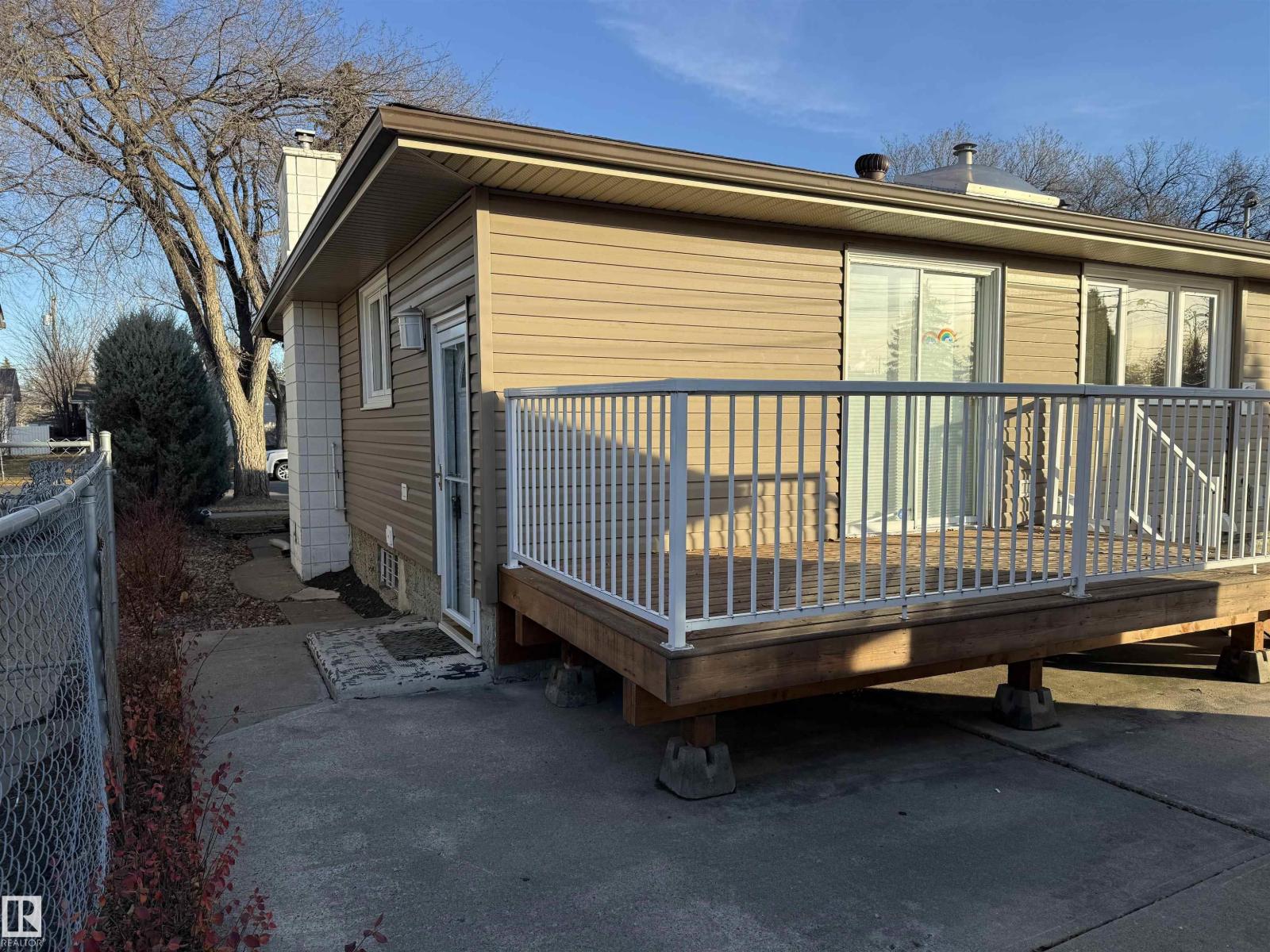 #main Floor 16605 93 Av Nw, Edmonton, Alberta  T5R 5H9 - Photo 27 - E4481533