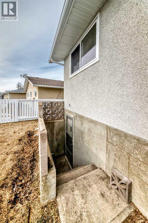 5 Osborne Street, Red Deer, Alberta  T4N 5C1 - Photo 43 - A2298467