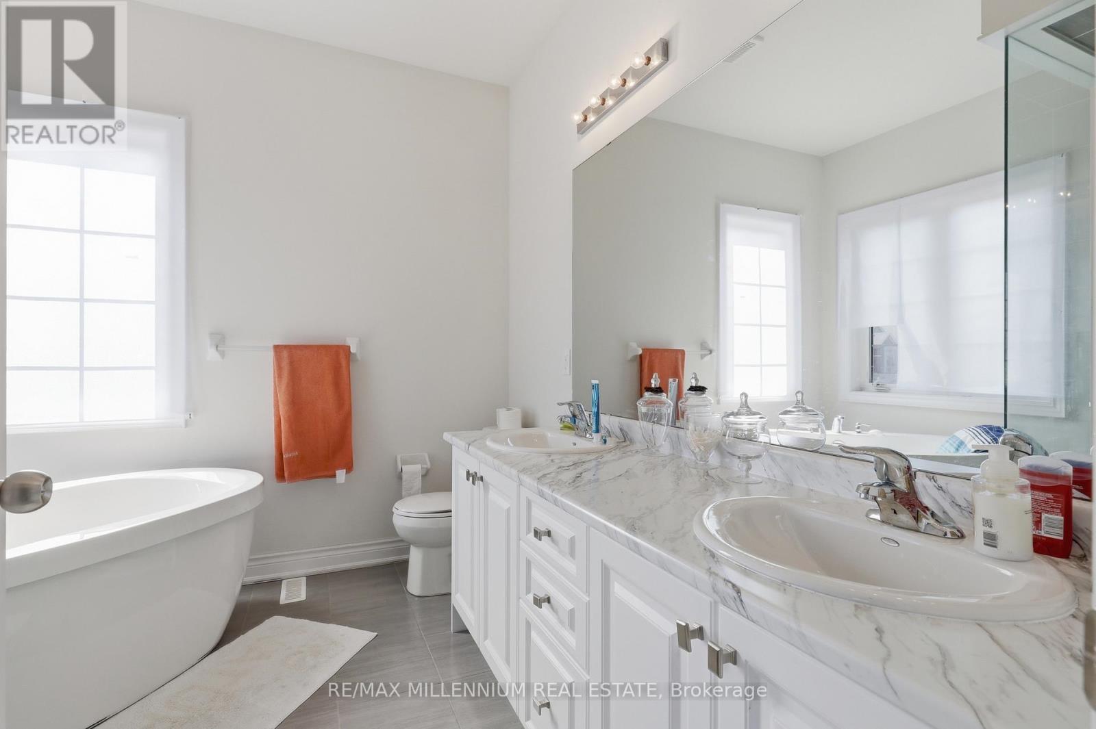 42 Port Renfrew, Vaughan, Ontario  L4H 5C3 - Photo 18 - N12985020