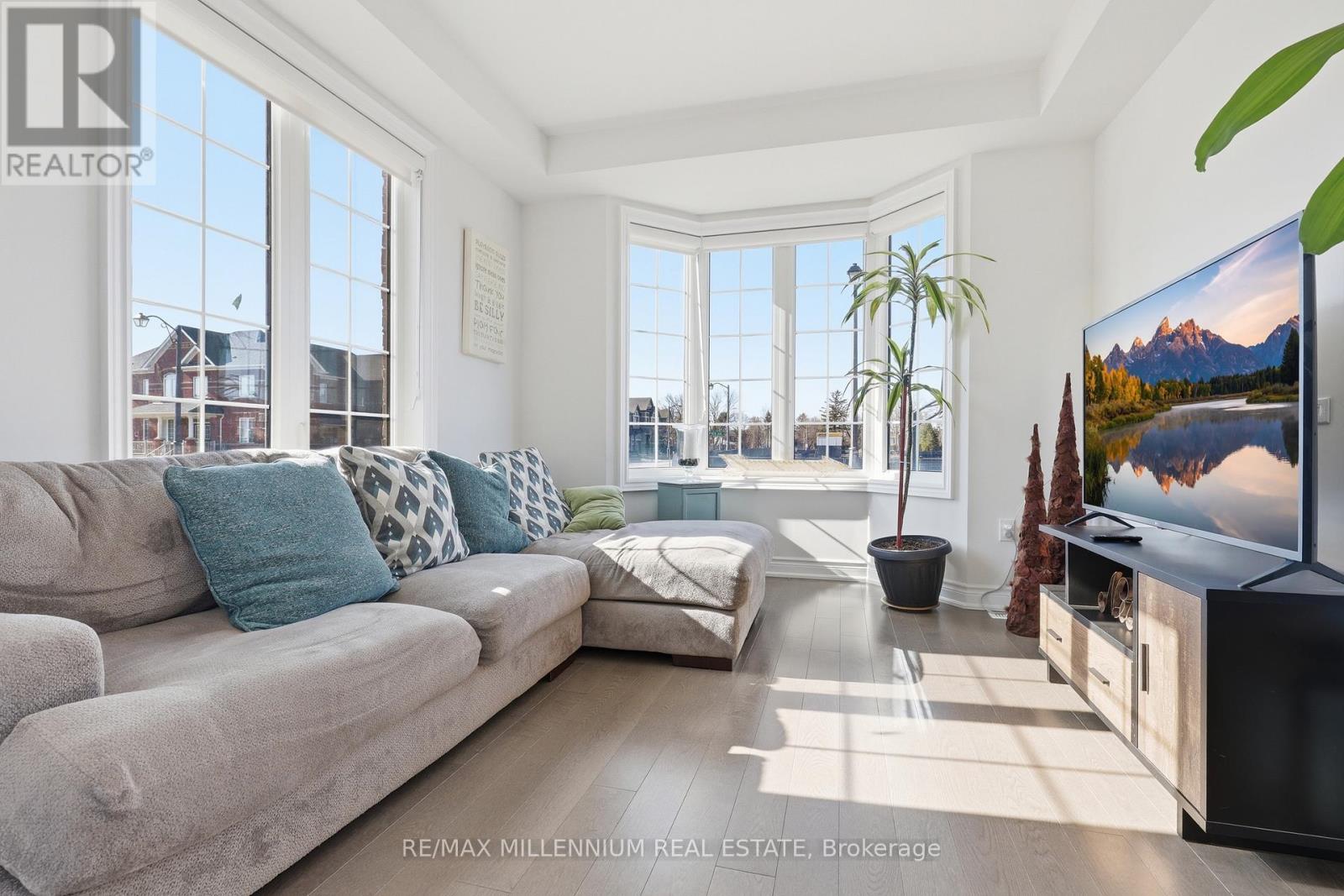 42 Port Renfrew, Vaughan, Ontario  L4H 5C3 - Photo 6 - N12985020