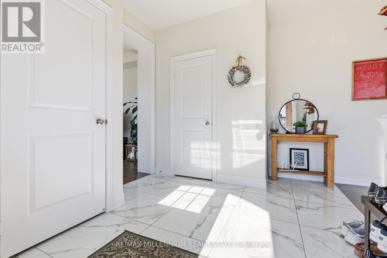 42 Port Renfrew, Vaughan, Ontario  L4H 5C3 - Photo 7 - N12985020