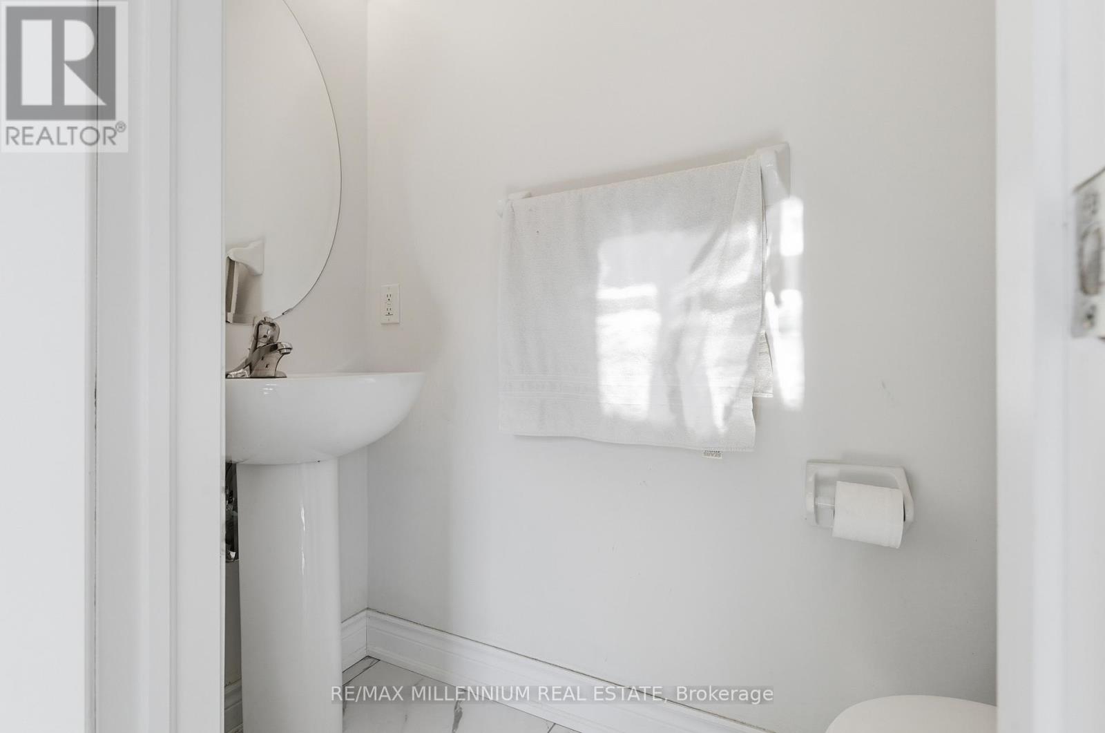 42 Port Renfrew, Vaughan, Ontario  L4H 5C3 - Photo 8 - N12985020