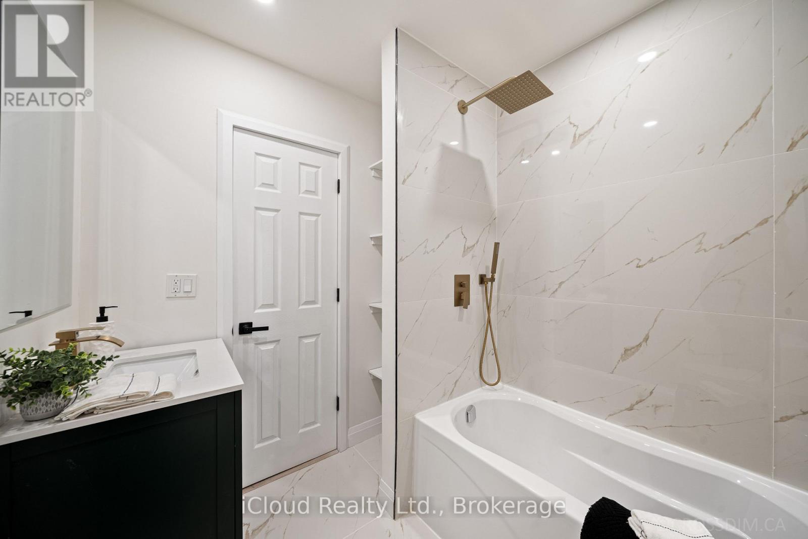 107 Bayview Parkway, Newmarket, Ontario  L3Y 3W2 - Photo 18 - N12985090