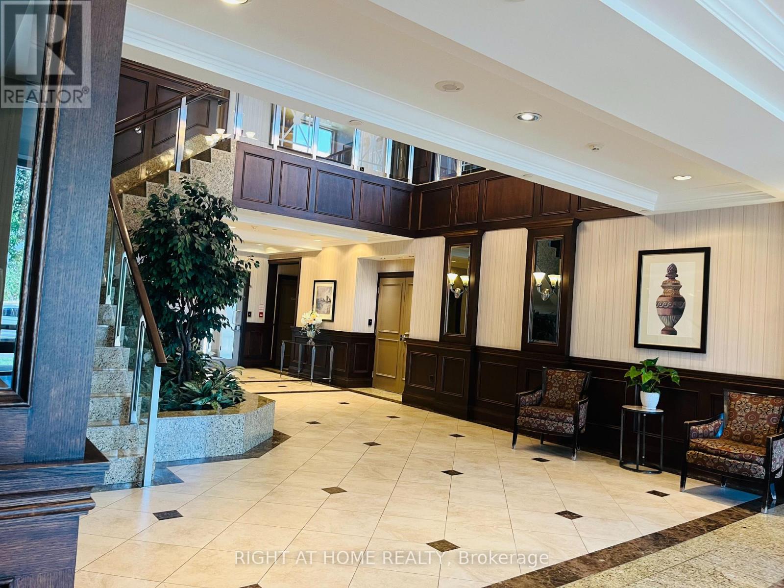 1501 - 15 North Park Road, Vaughan, Ontario  L4J 0A1 - Photo 4 - N12985230