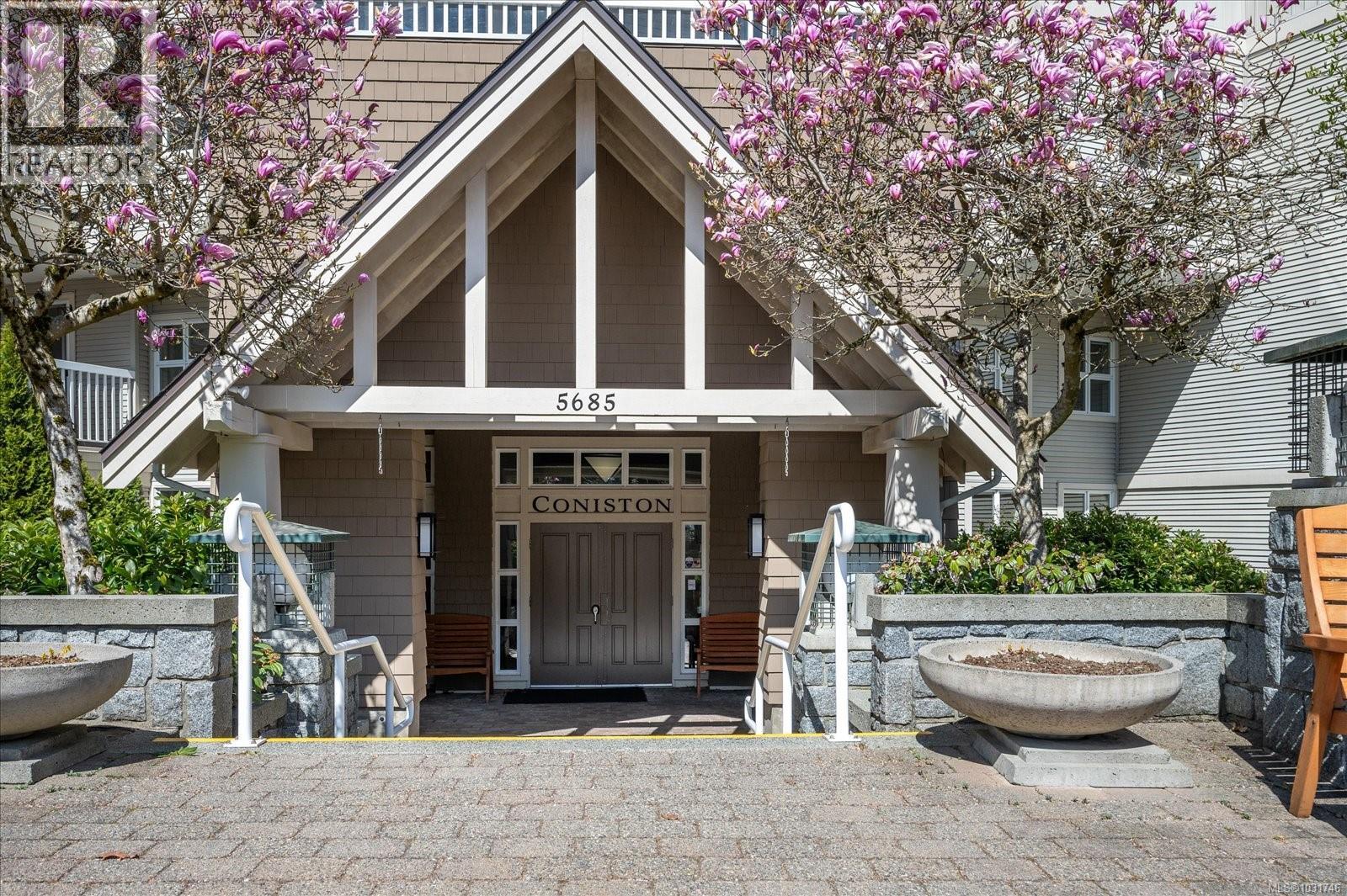 402 5685 Edgewater Lane, Nanaimo, British Columbia  V9T 6K3 - Photo 2 - 1031746