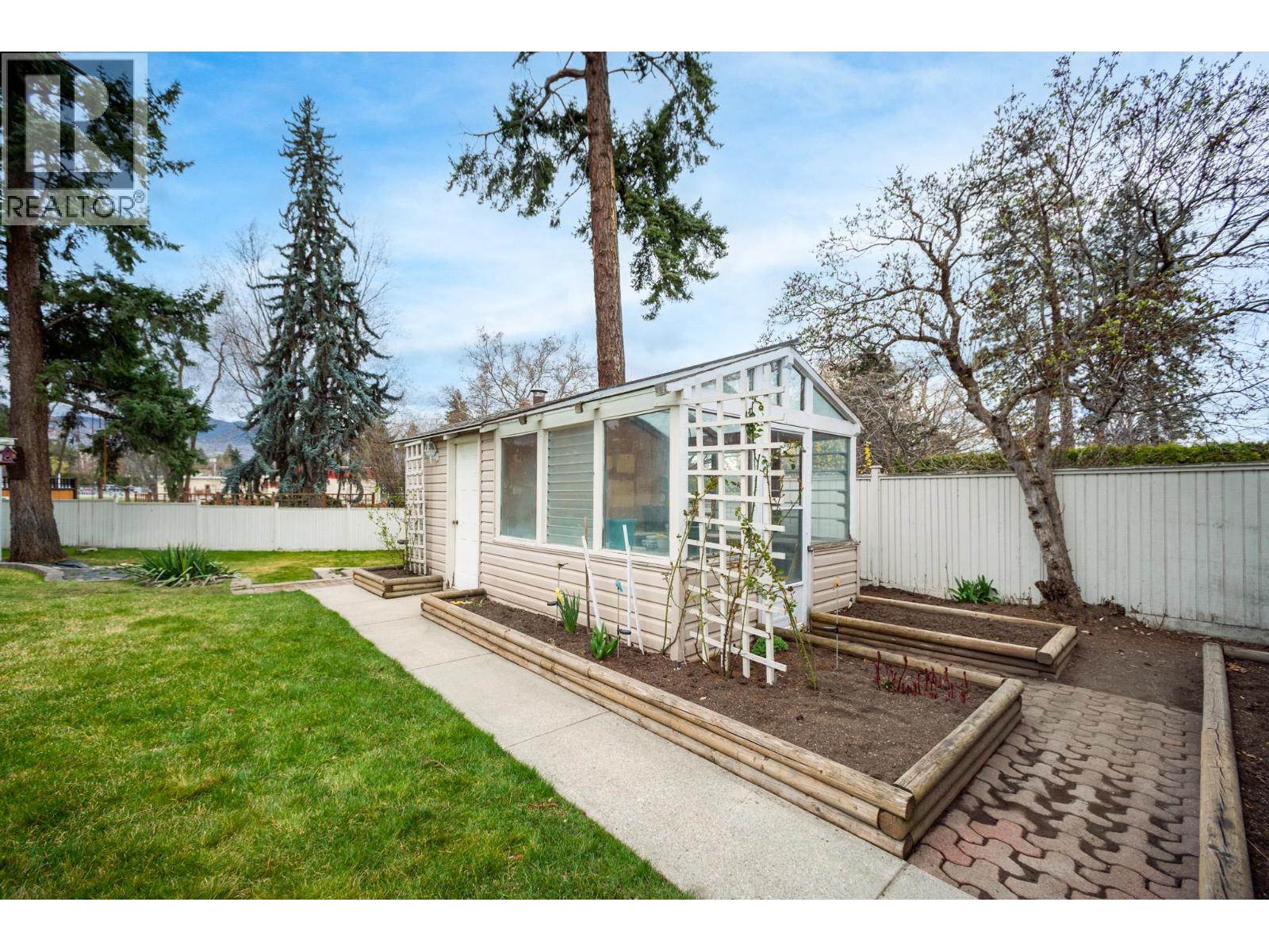 561 Brome Crescent, Kelowna, British Columbia  V1W 2M5 - Photo 63 - 10382409