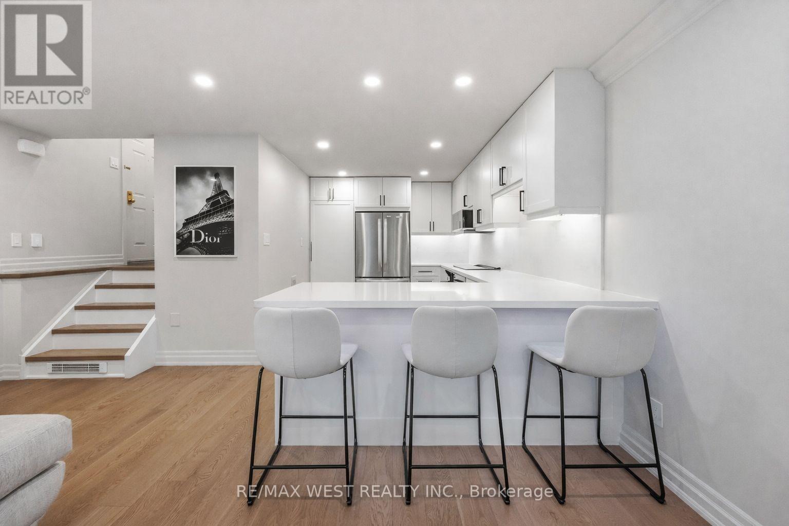 Th #10 - 100 Arbors Lane, Vaughan, Ontario  L4L 7G4 - Photo 13 - N12983188