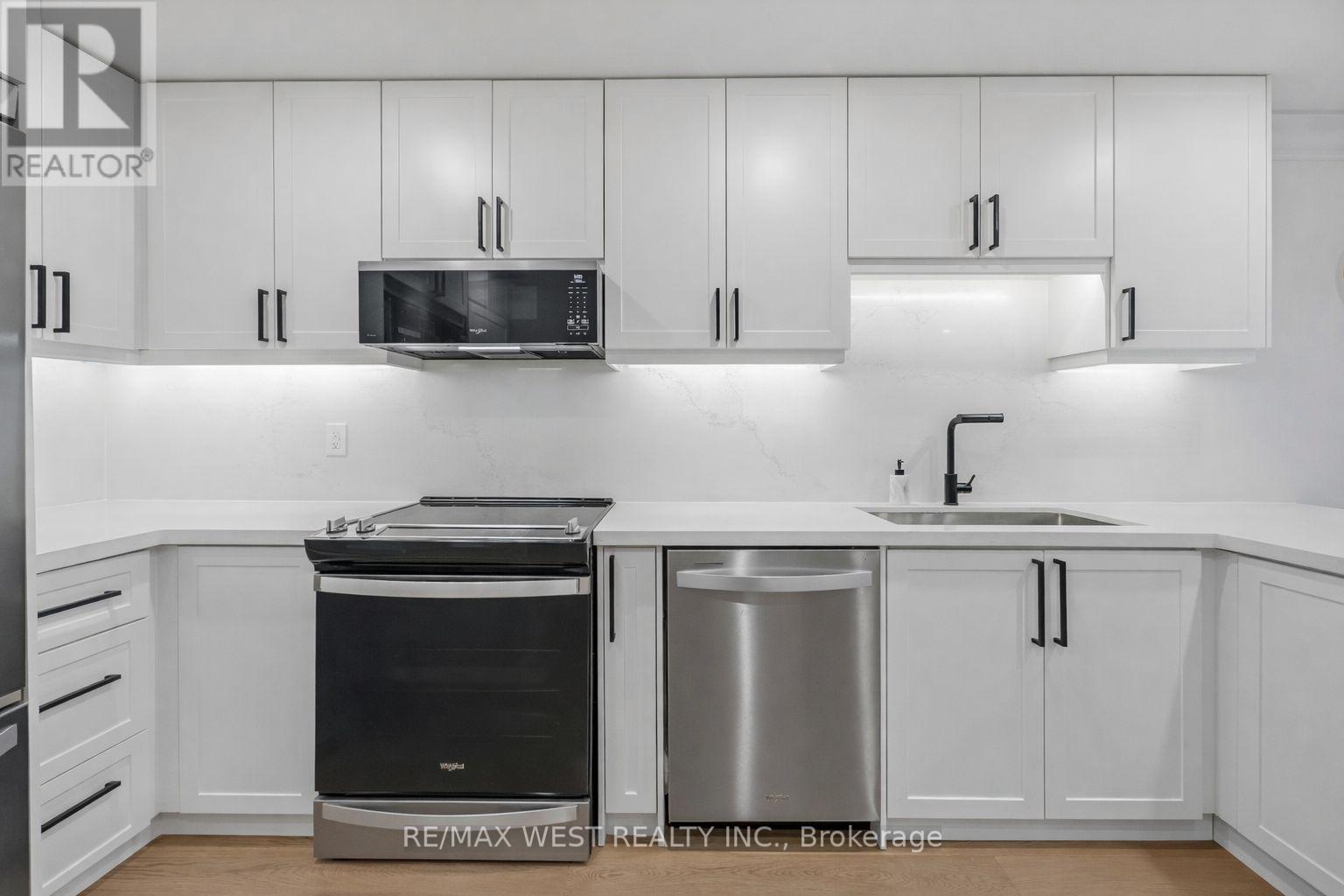 Th #10 - 100 Arbors Lane, Vaughan, Ontario  L4L 7G4 - Photo 12 - N12983188