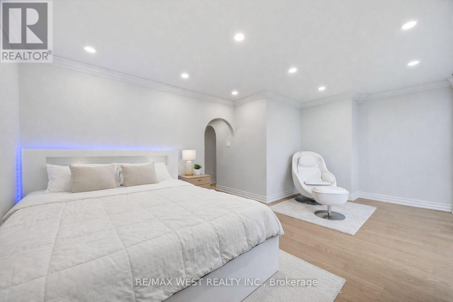 Th #10 - 100 Arbors Lane, Vaughan, Ontario  L4L 7G4 - Photo 18 - N12983188