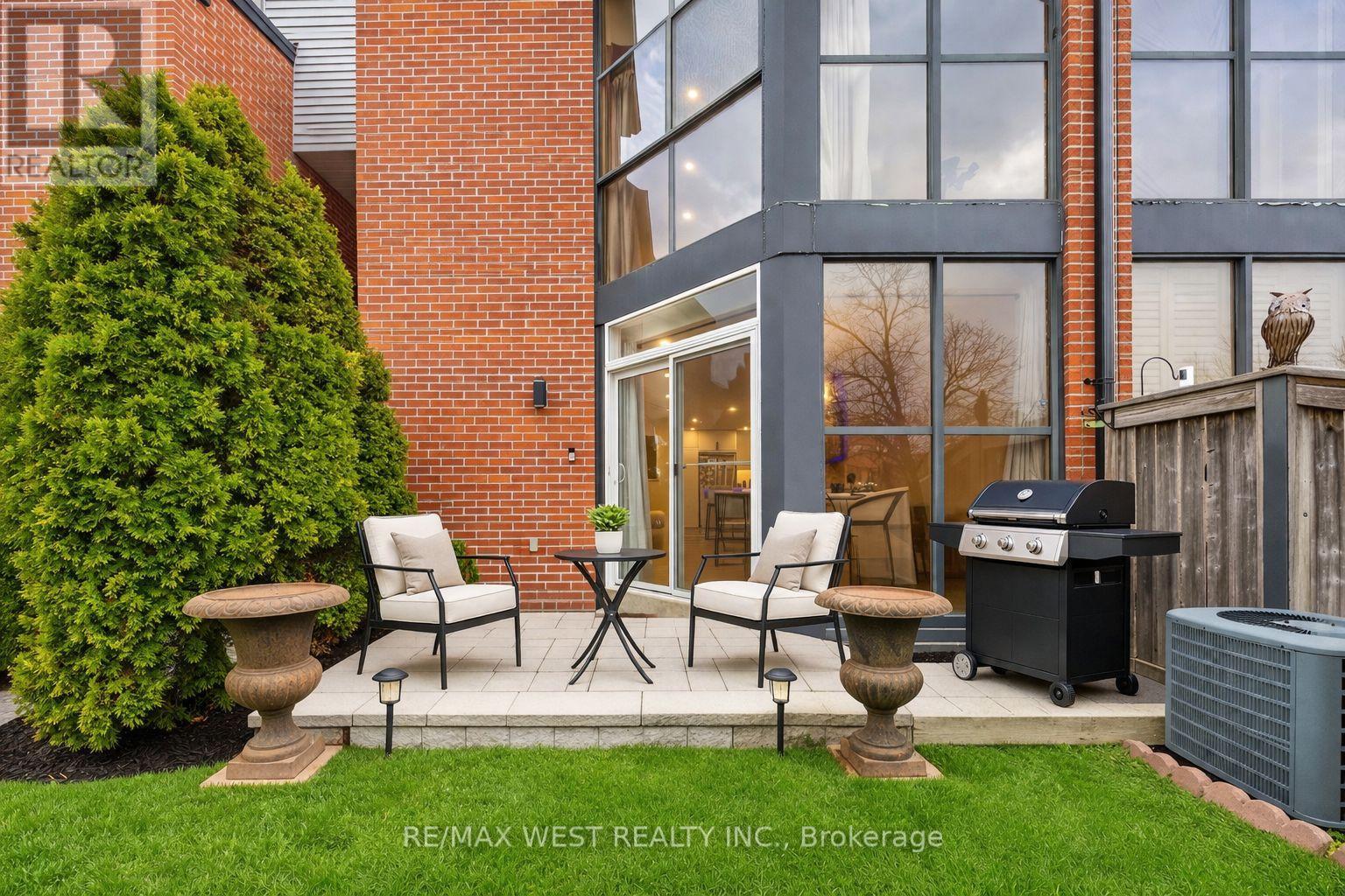 Th #10 - 100 Arbors Lane, Vaughan, Ontario  L4L 7G4 - Photo 2 - N12983188