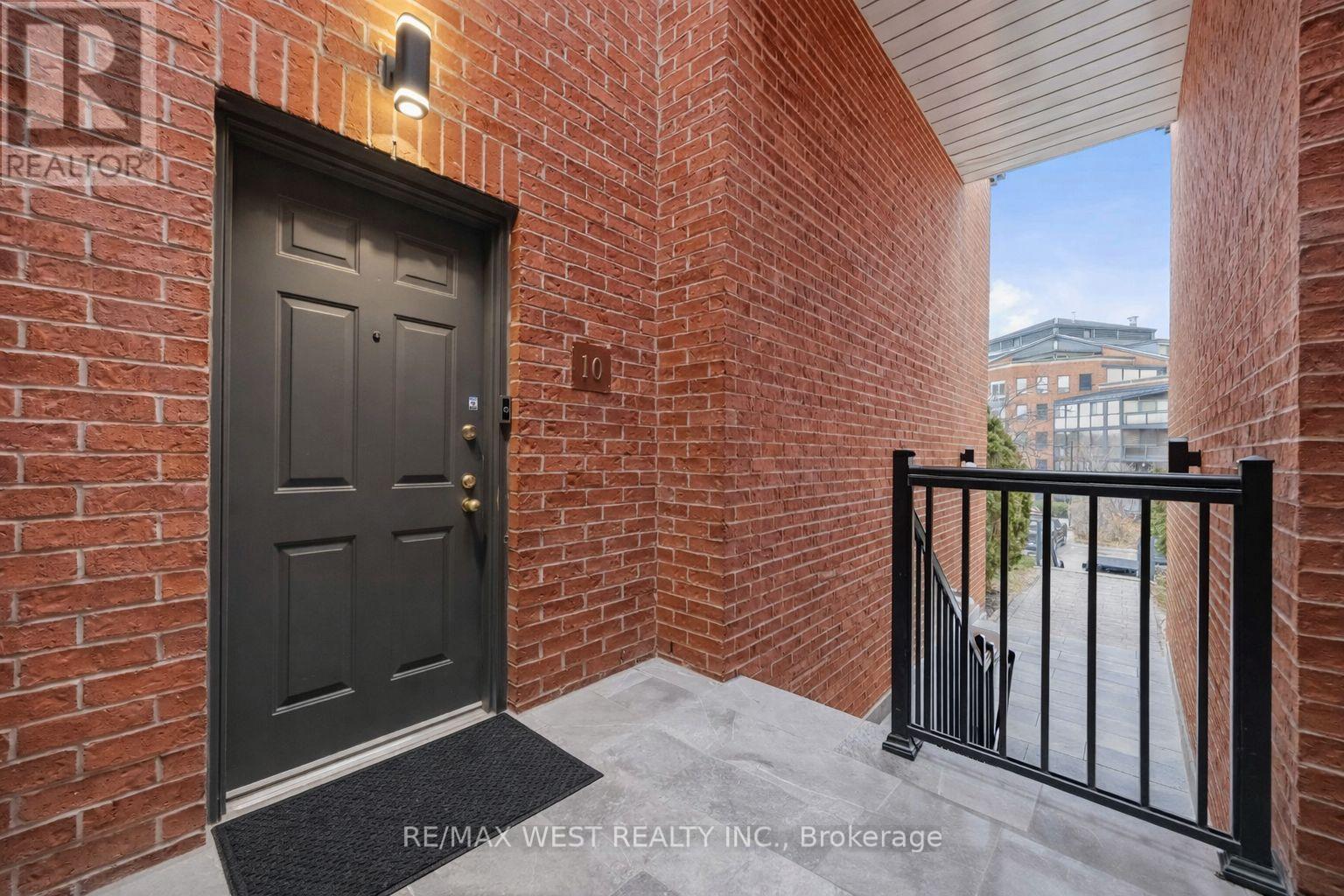 Th #10 - 100 Arbors Lane, Vaughan, Ontario  L4L 7G4 - Photo 3 - N12983188