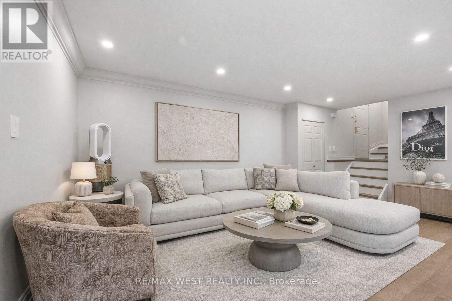 Th #10 - 100 Arbors Lane, Vaughan, Ontario  L4L 7G4 - Photo 6 - N12983188