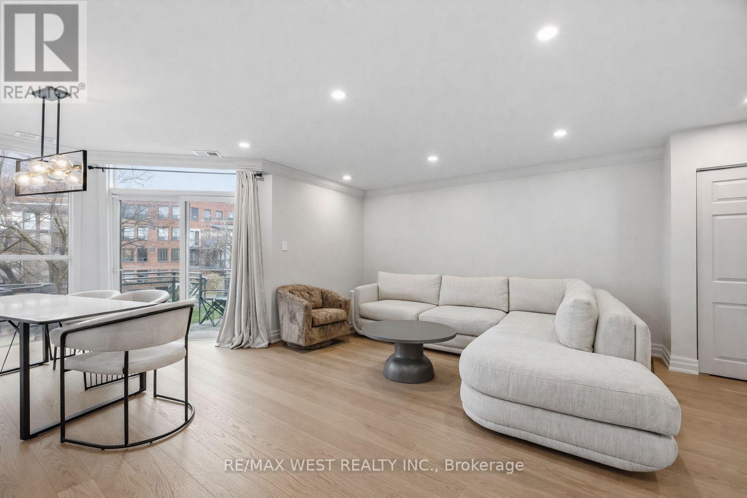 Th #10 - 100 Arbors Lane, Vaughan, Ontario  L4L 7G4 - Photo 7 - N12983188