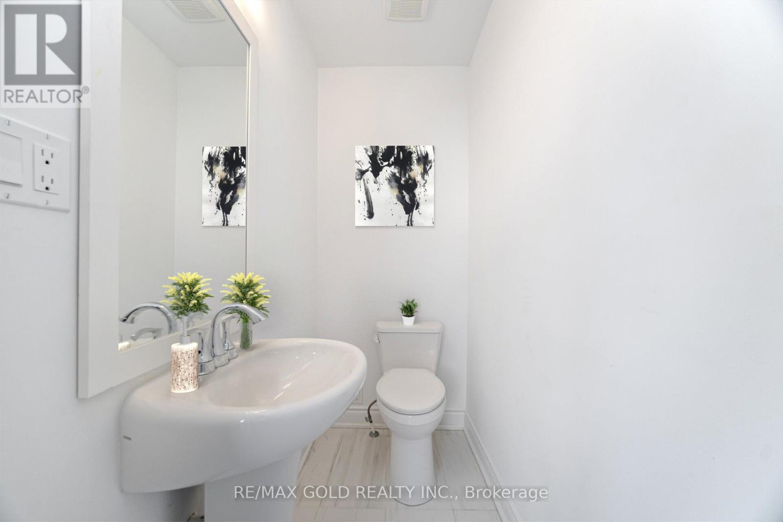 172 - 56 Lunar Crescent, Mississauga, Ontario  L5M 2R4 - Photo 7 - W12984310