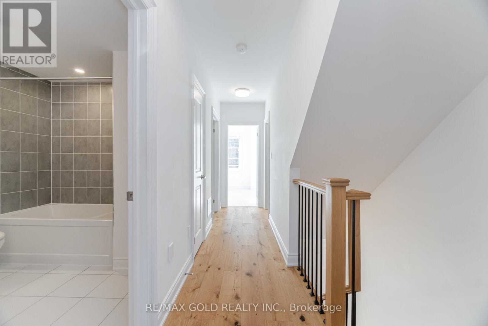 172 - 56 Lunar Crescent, Mississauga, Ontario  L5M 2R4 - Photo 9 - W12984310