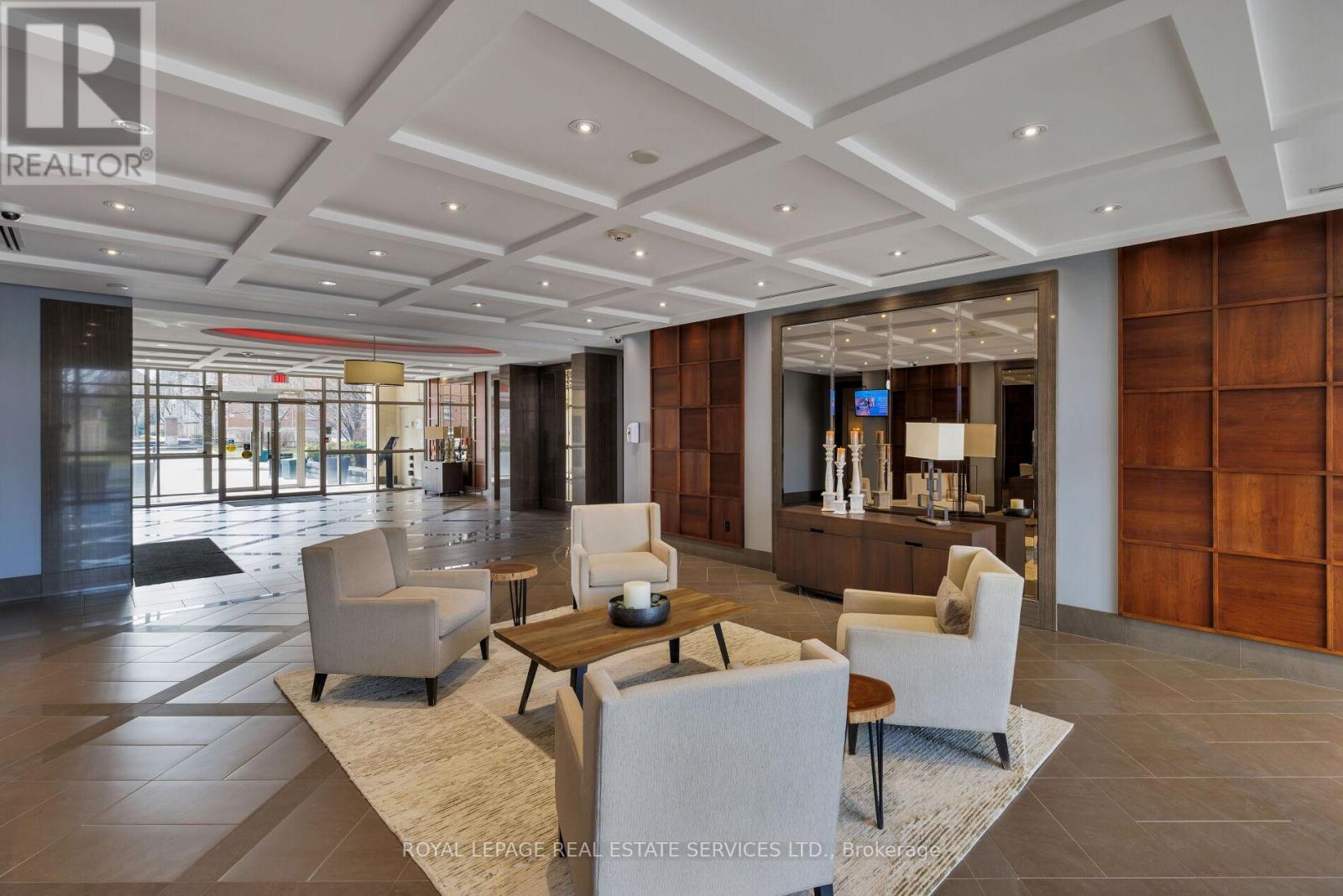 708 - 2470 Prince Michael Drive, Oakville, Ontario  L6H 0G9 - Photo 5 - W12984954