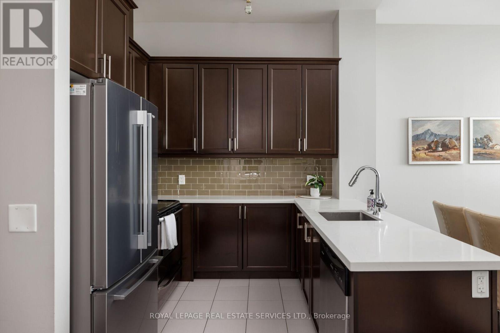 708 - 2470 Prince Michael Drive, Oakville, Ontario  L6H 0G9 - Photo 7 - W12984954