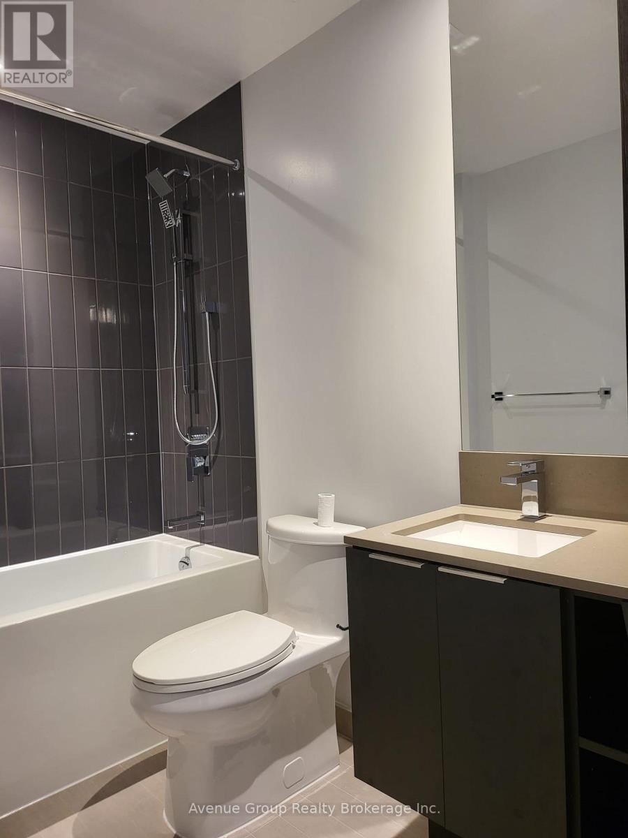 4702 - 3900 Confederation Parkway, Mississauga, Ontario  L5B 0M3 - Photo 10 - W12985008