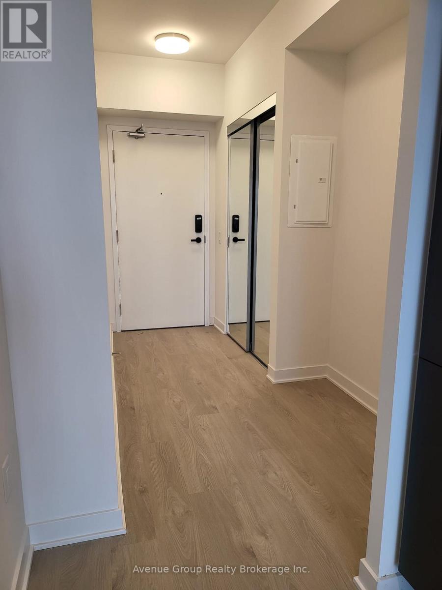 4702 - 3900 Confederation Parkway, Mississauga, Ontario  L5B 0M3 - Photo 11 - W12985008