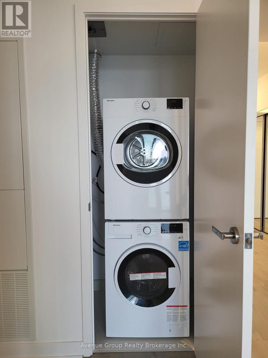 4702 - 3900 Confederation Parkway, Mississauga, Ontario  L5B 0M3 - Photo 13 - W12985008