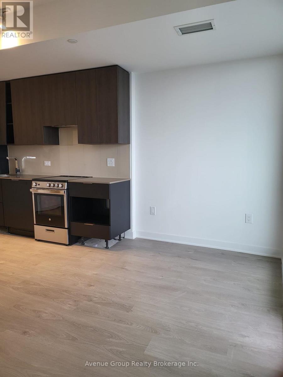 4702 - 3900 Confederation Parkway, Mississauga, Ontario  L5B 0M3 - Photo 4 - W12985008